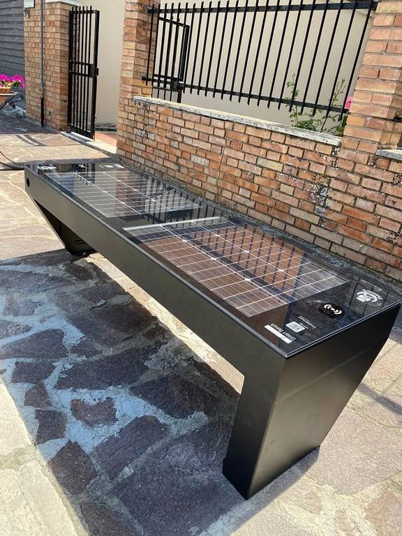 VIVA Full smart bench solar energy with wireless charging USB LED lighting IoT ready 1.75m - intelligent urban furniture black