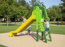 torretta scivolo crocodile plastica riciclata strongplast pannelli poiletilene riciclabile foto