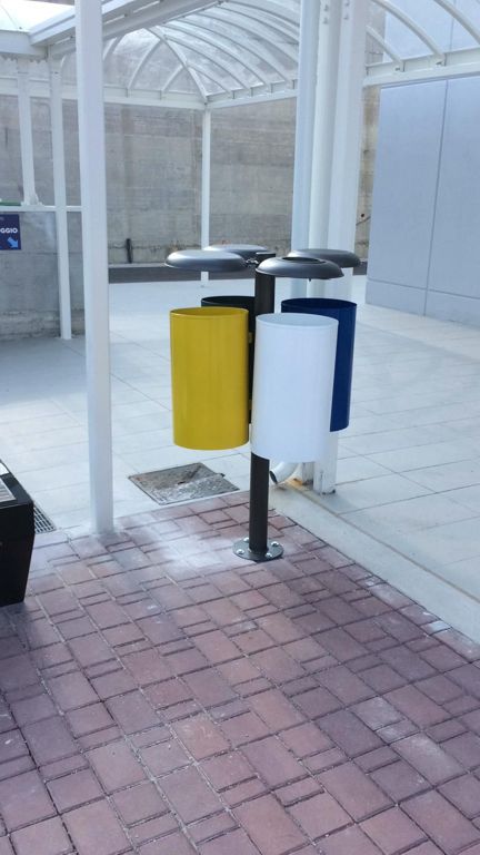 cestino quadruplo differenziata esterno posacenere isola ecologica