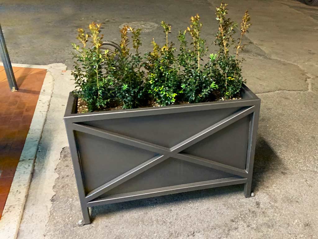 fioriera artistica acciaio modello biancospino cod 340202