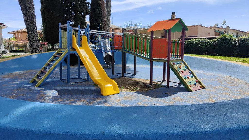norma parco giochi plastica riciclata