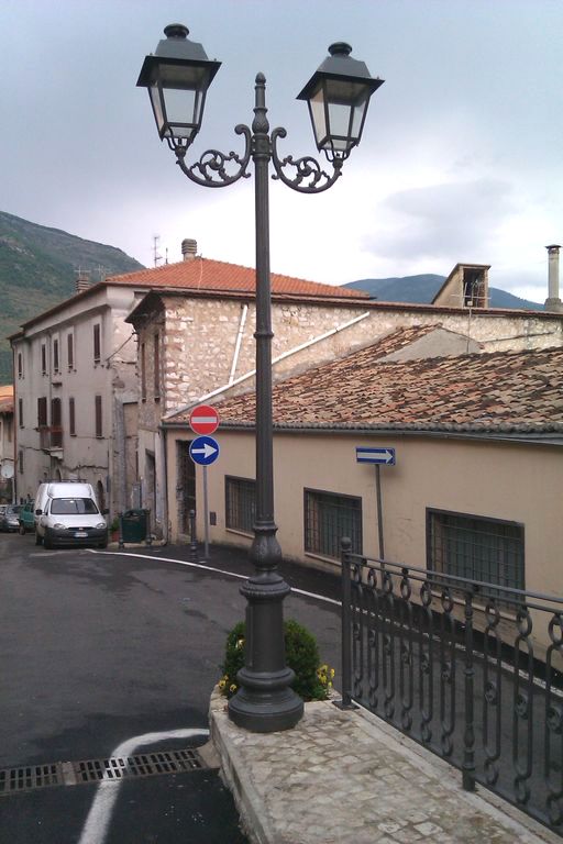 palo ghisa con base circolare grande cima truibpla lanterne artistiche