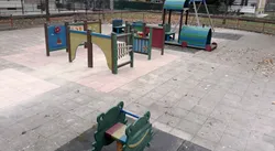 parco giochi inclusivo plastica riciclata strongplast labirinto trenino 3