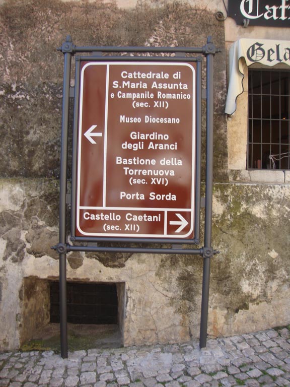 stendardo acciaio ghisa arredo urbano