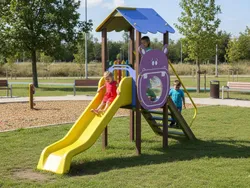 torre scivolo hyppo plastica riciclata strongplast pannelli poiletilene riciclabile foto