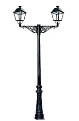 Villa lighting pole with two lighting classic lantern led equiped , two arms