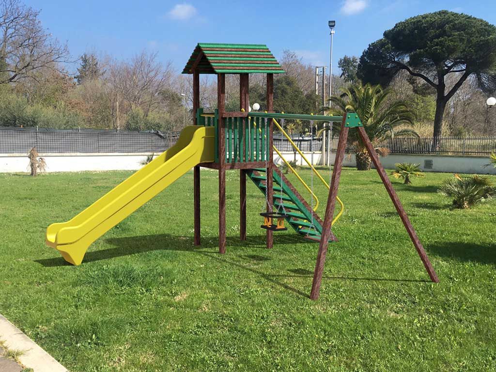 castello con altalena posti misti strongplast