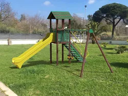 Castello con altalena