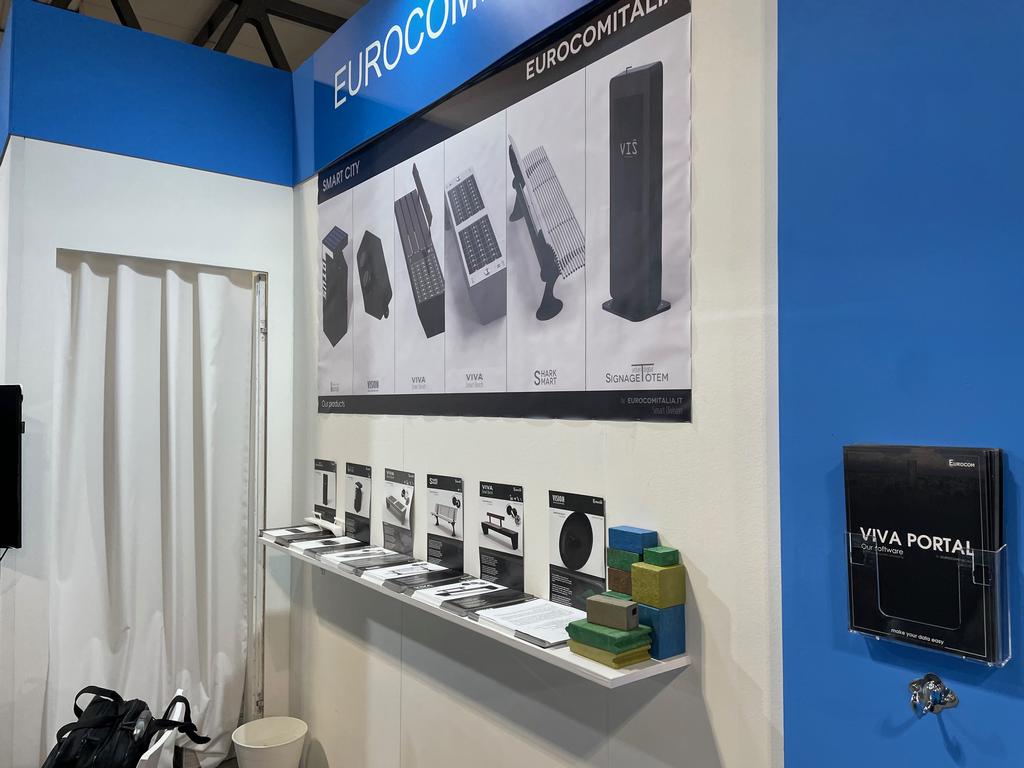 Smart Building Expo pic - Broshure Parete Broshure Parete