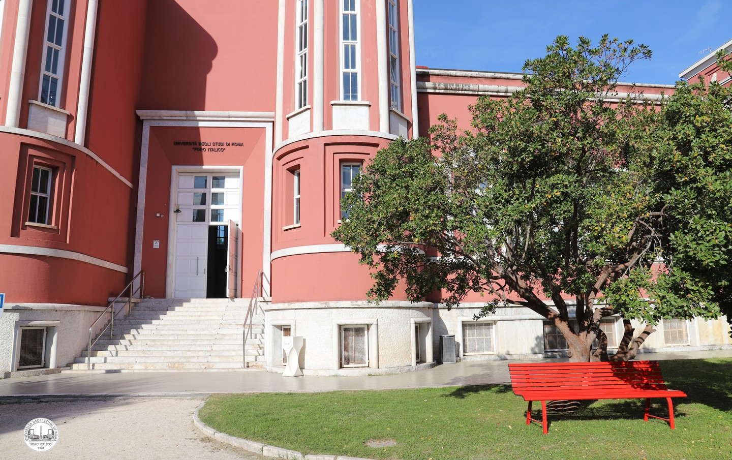 Contro la violenza sulle donne - Foro Italico Roma Panchina Rossa Violenza Donne Ingresso Universita Foro Italico Roma Panchina Rossa Violenza Donne Ingresso Universita