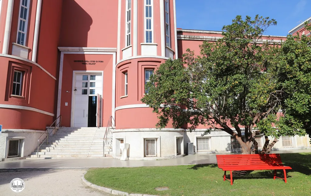 foro italico roma panchina rossa violenza donne ingresso universita