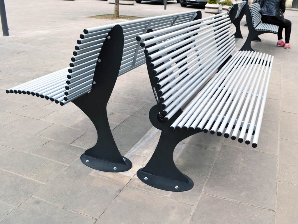Installazione panchine Shark e Shark Smart presso comune di Campi Bisenzio (FI) - Panchina Shark E Shark Smart Acciaio Verniciato Arredo Urbano 3 Panchina Shark E Shark Smart Acciaio Verniciato Arredo Urbano 3