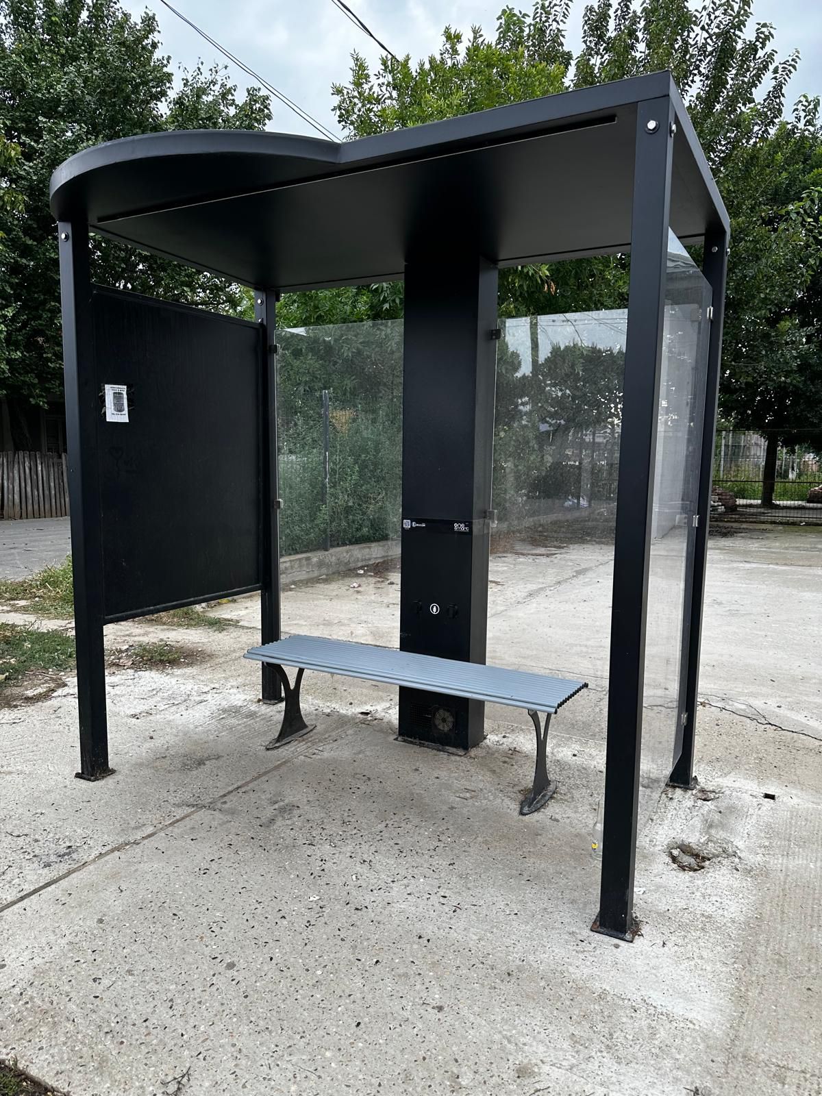 Smart product various installation - Pensilina Smart Bus Shelter With Smart Totem School Pensilina Smart Bus Shelter With Smart Totem School