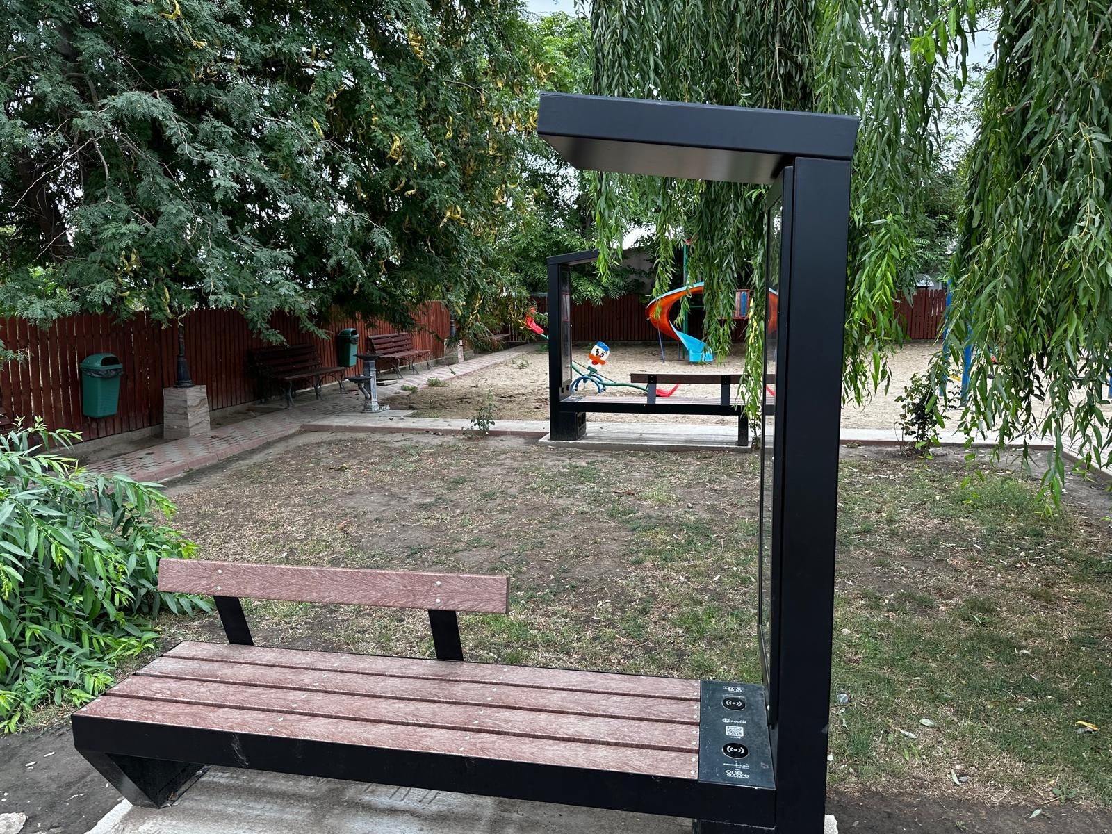 Smart product various installation - Viva Adv Smart Bench Advertising Usb Wireless Hotspot Viva Adv Smart Bench Advertising Usb Wireless Hotspot